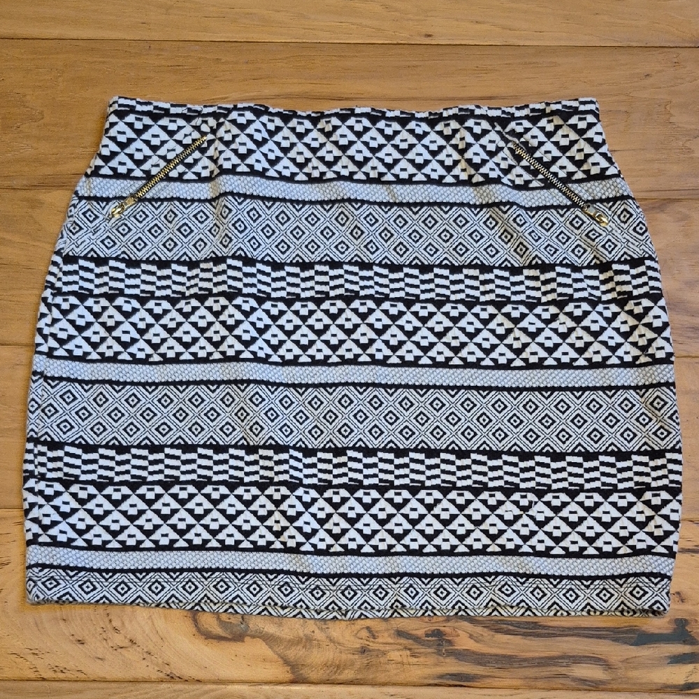 Black and White Mini Pencil Skirt